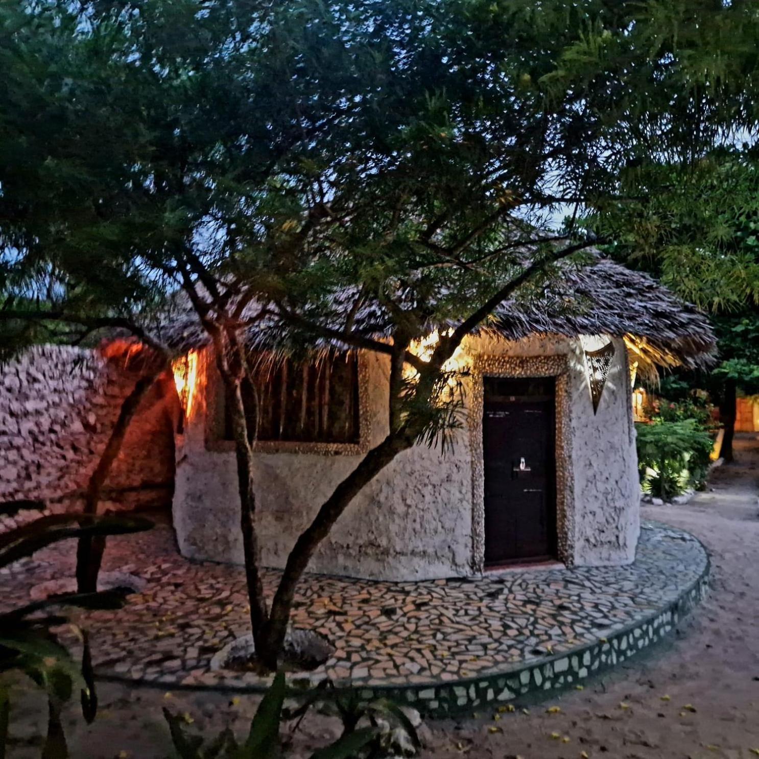 Fontaine Garden Village Bwejuu Exteriör bild