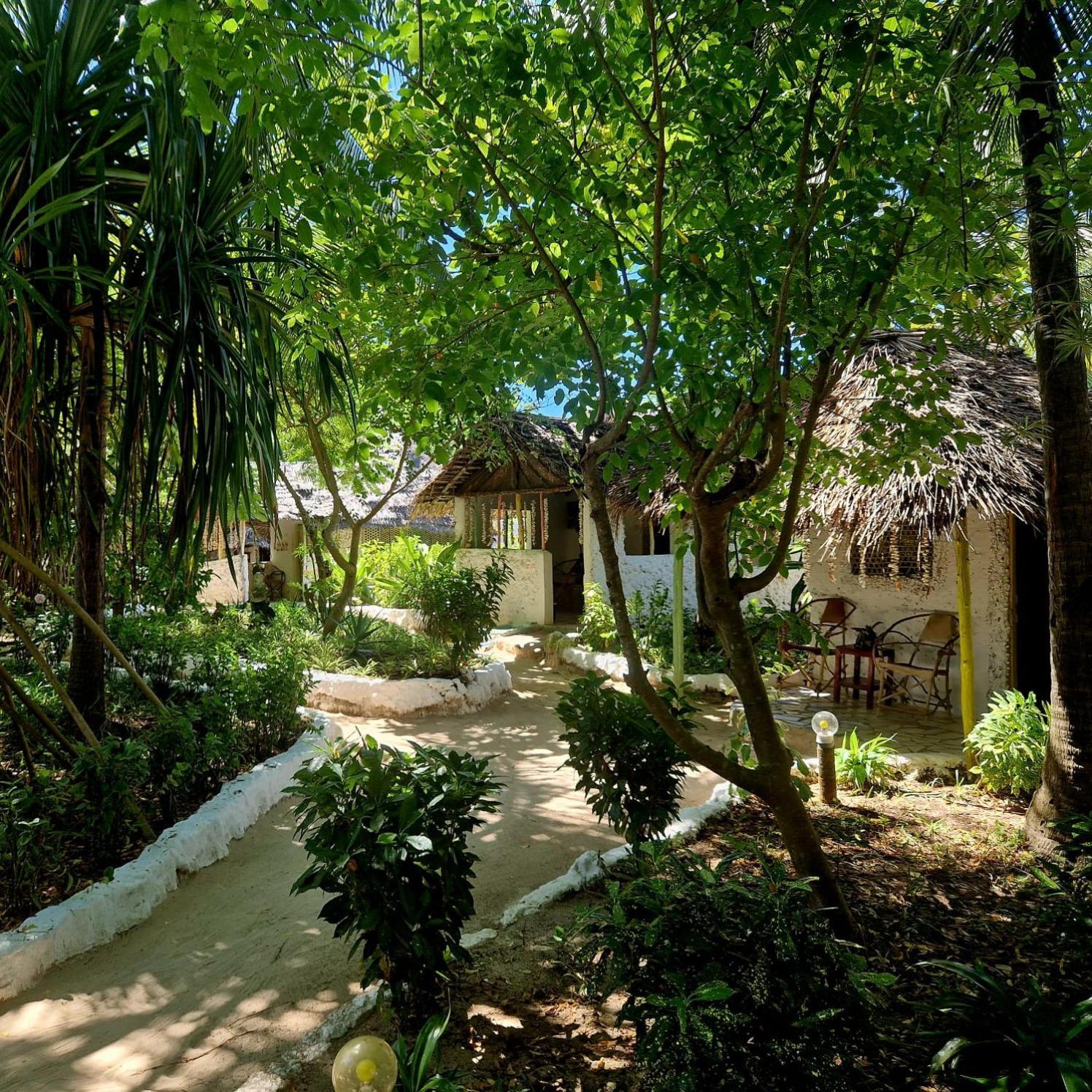 Fontaine Garden Village Bwejuu Exteriör bild